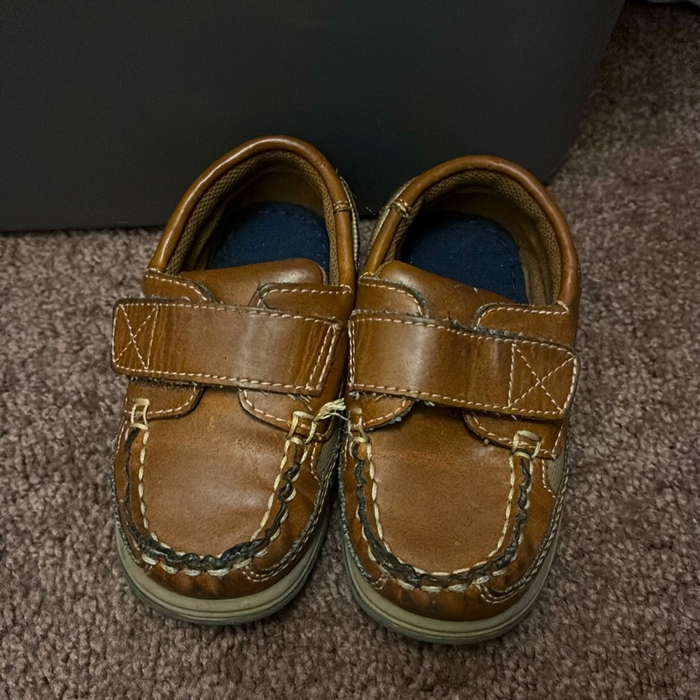 Nice shopping shoes for young boys